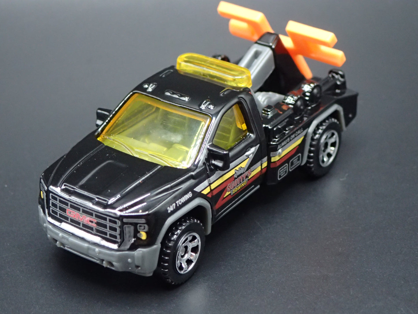 2024 GMC SIERRA 3500 TOW TRUCK WRECKER 1/64 SCALE DIORAMA DIECAST MODEL CAR