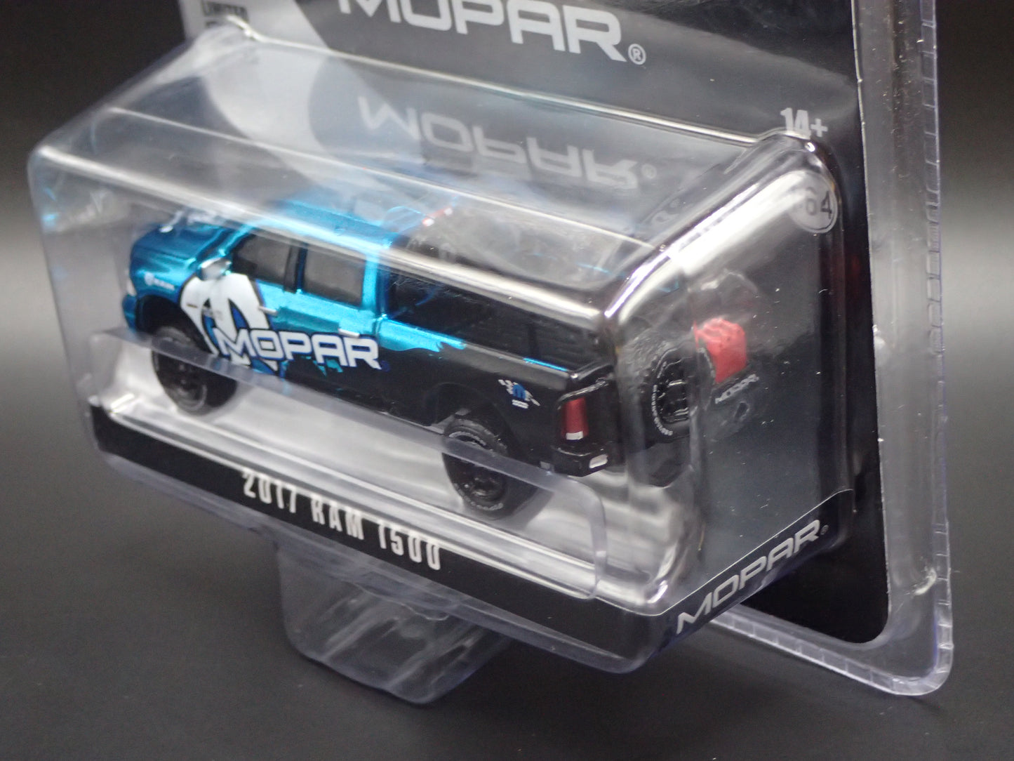 2026 GREENLIGHT GREEN MACHINE 2017 RAM 1500 MOPAR HOBBY CHROME SUPER CHASE 1/64
