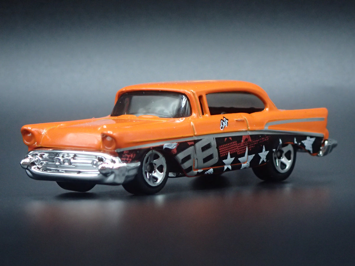 1957 57 CHEVY CHEVROLET BEL AIR 1:64 SCALE COLLECTIBLE DIORAMA DIECAST MODEL CAR