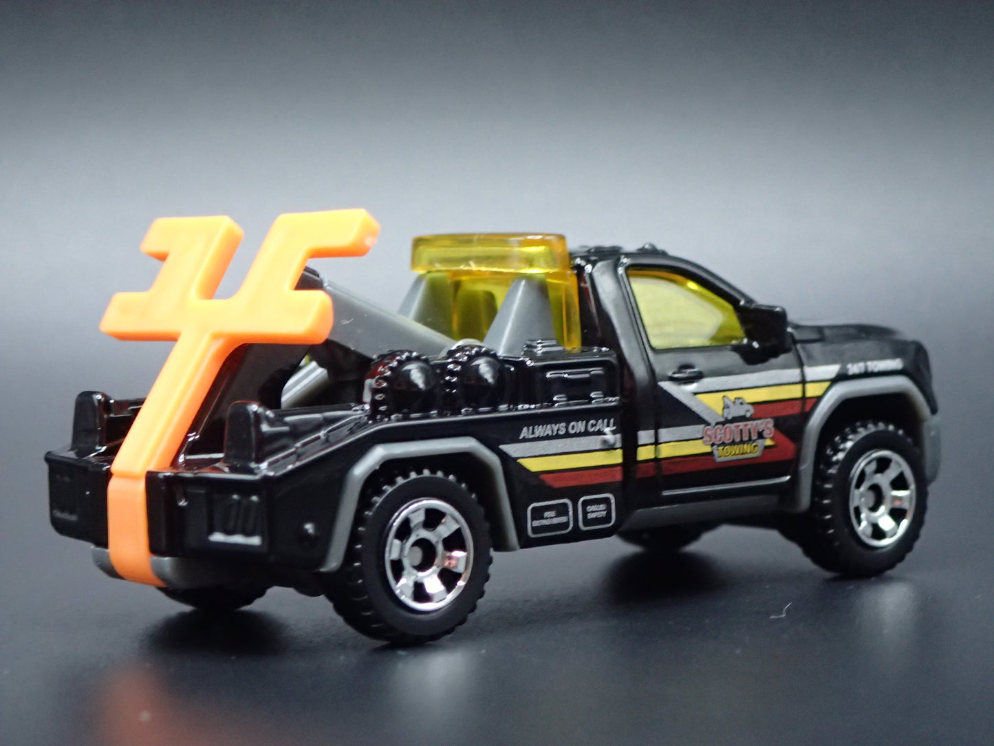 2024 GMC SIERRA 3500 TOW TRUCK WRECKER 1/64 SCALE DIORAMA DIECAST MODEL CAR