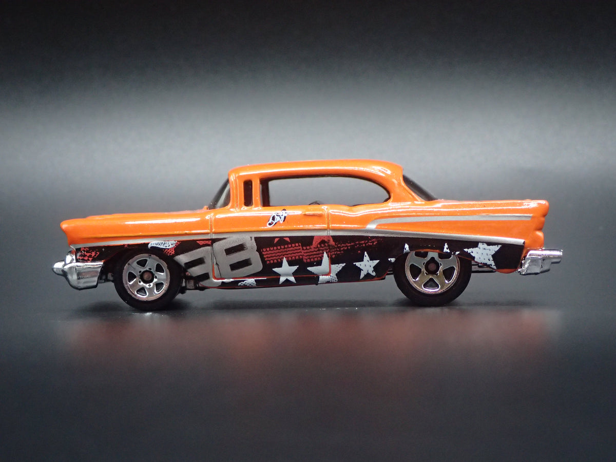 1957 57 CHEVY CHEVROLET BEL AIR 1:64 SCALE COLLECTIBLE DIORAMA DIECAST MODEL CAR