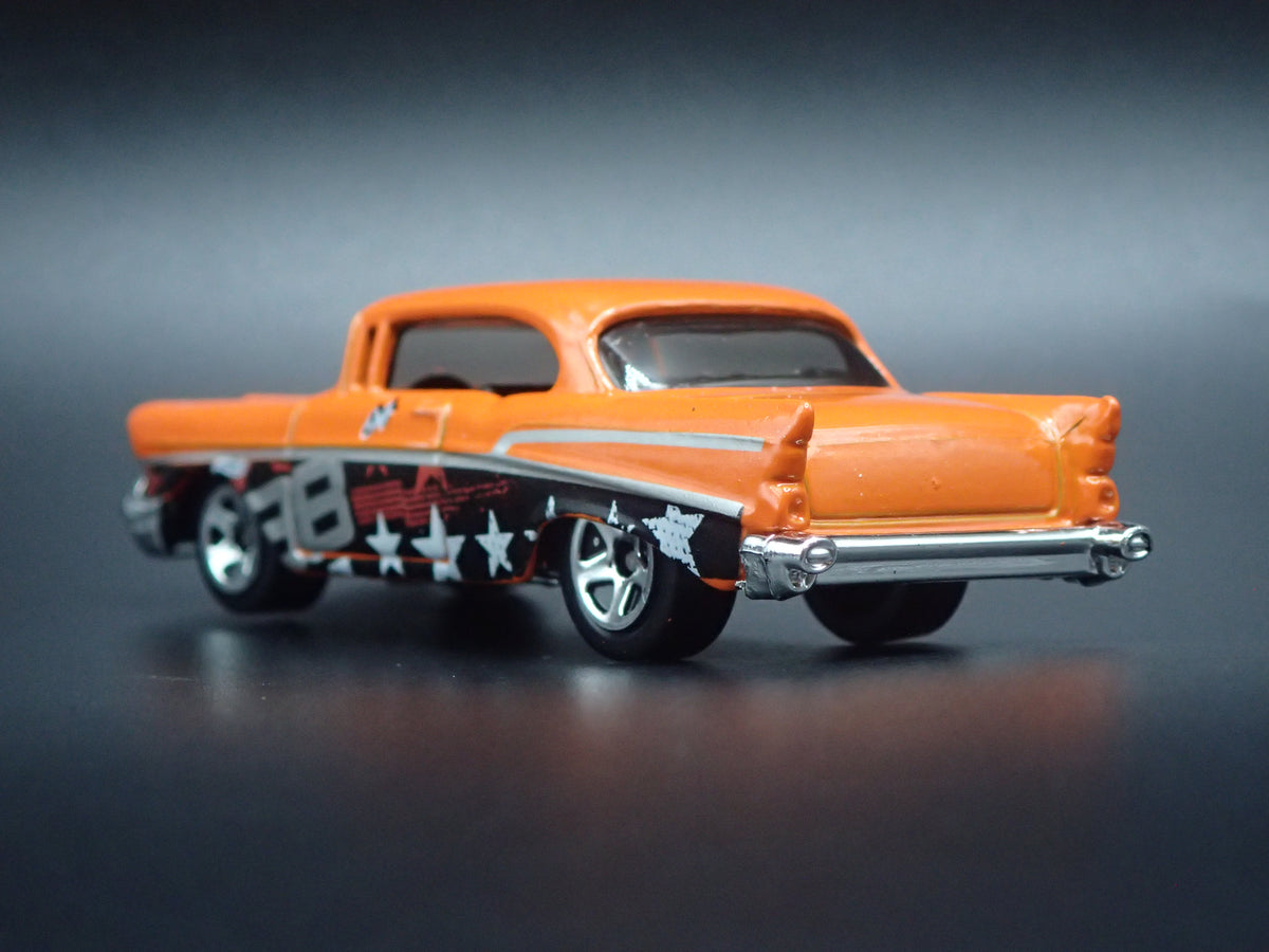 1957 57 CHEVY CHEVROLET BEL AIR 1:64 SCALE COLLECTIBLE DIORAMA DIECAST MODEL CAR