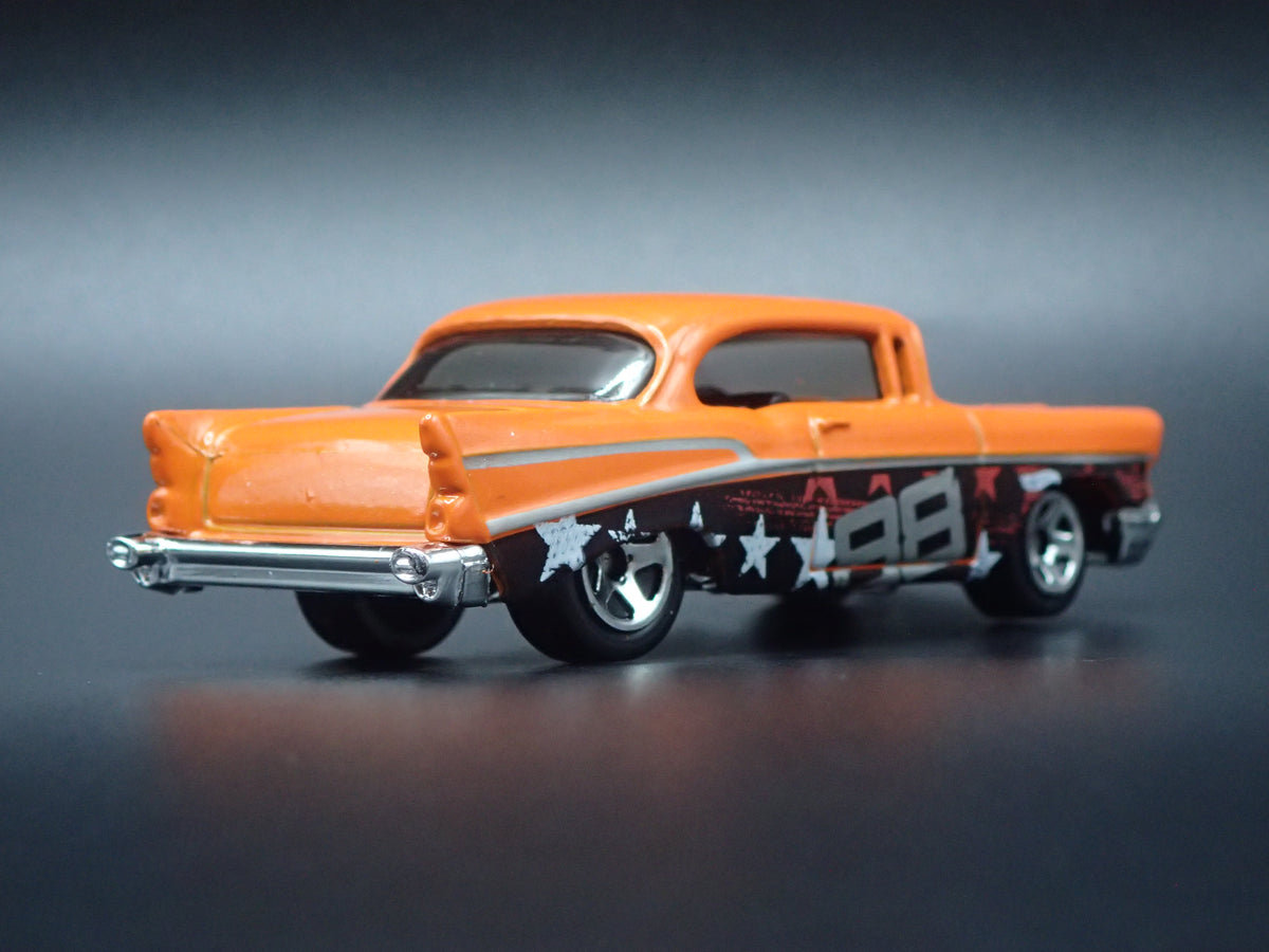 1957 57 CHEVY CHEVROLET BEL AIR 1:64 SCALE COLLECTIBLE DIORAMA DIECAST MODEL CAR