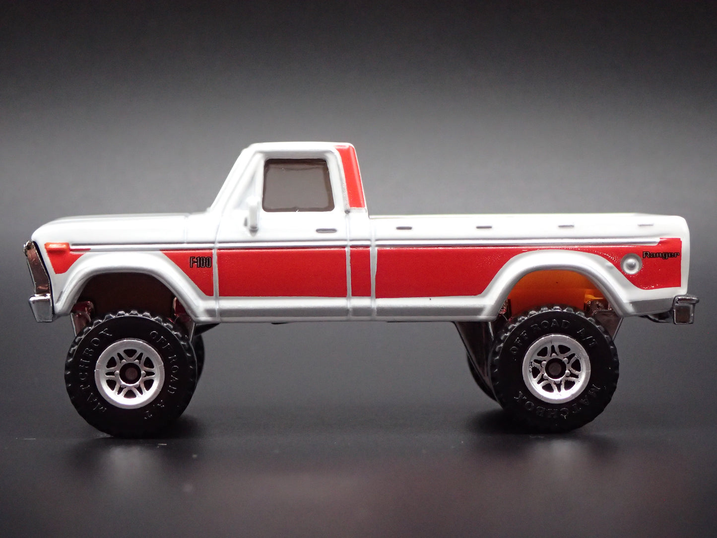 1974 74 FORD F100 RANGER 4X4 PICKUP TRUCK 1/64 SCALE DIORAMA DIECAST MODEL CAR
