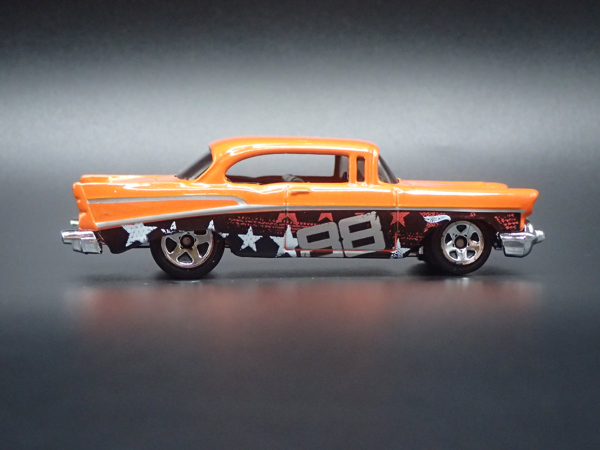1957 57 CHEVY CHEVROLET BEL AIR 1:64 SCALE COLLECTIBLE DIORAMA DIECAST MODEL CAR