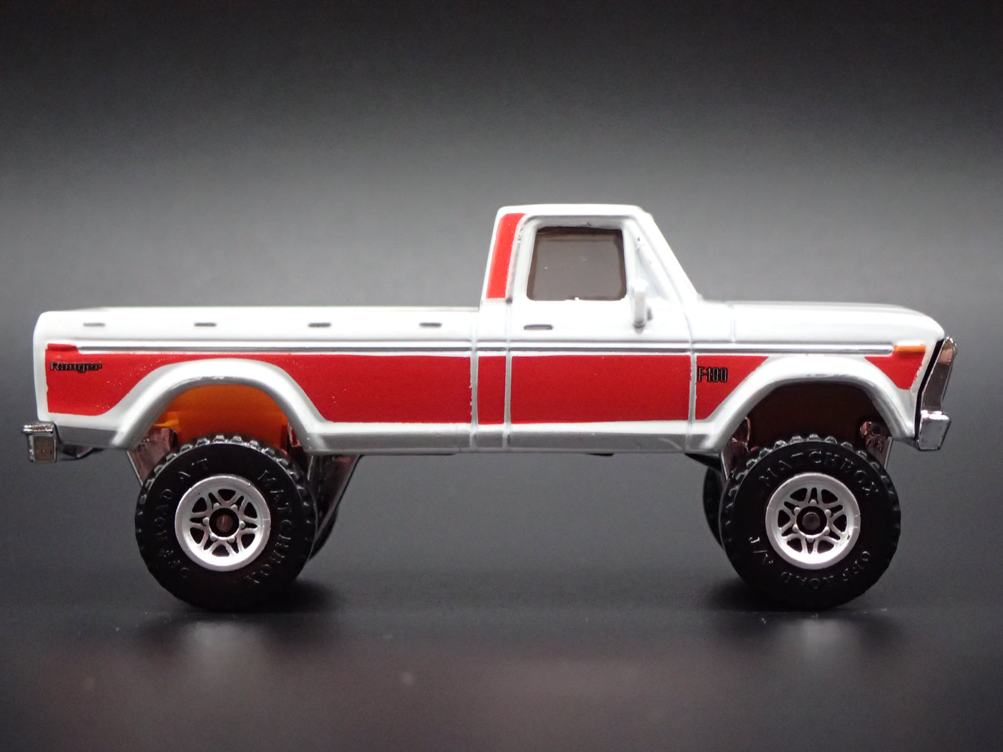 1974 74 FORD F100 RANGER 4X4 PICKUP TRUCK 1/64 SCALE DIORAMA DIECAST MODEL CAR