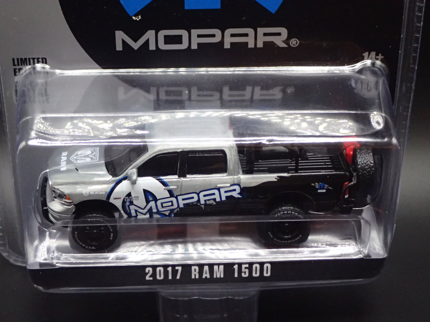 2026 GREENLIGHT GREEN MACHINE 2017 RAM 1500 MOPAR HOBBY RAW CHASE 1/64
