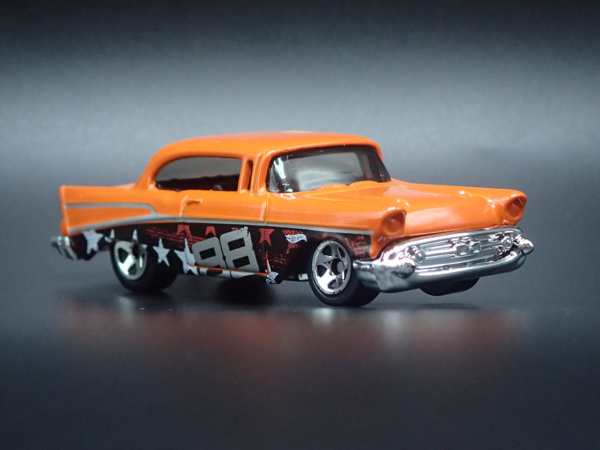 1957 57 CHEVY CHEVROLET BEL AIR 1:64 SCALE COLLECTIBLE DIORAMA DIECAST MODEL CAR