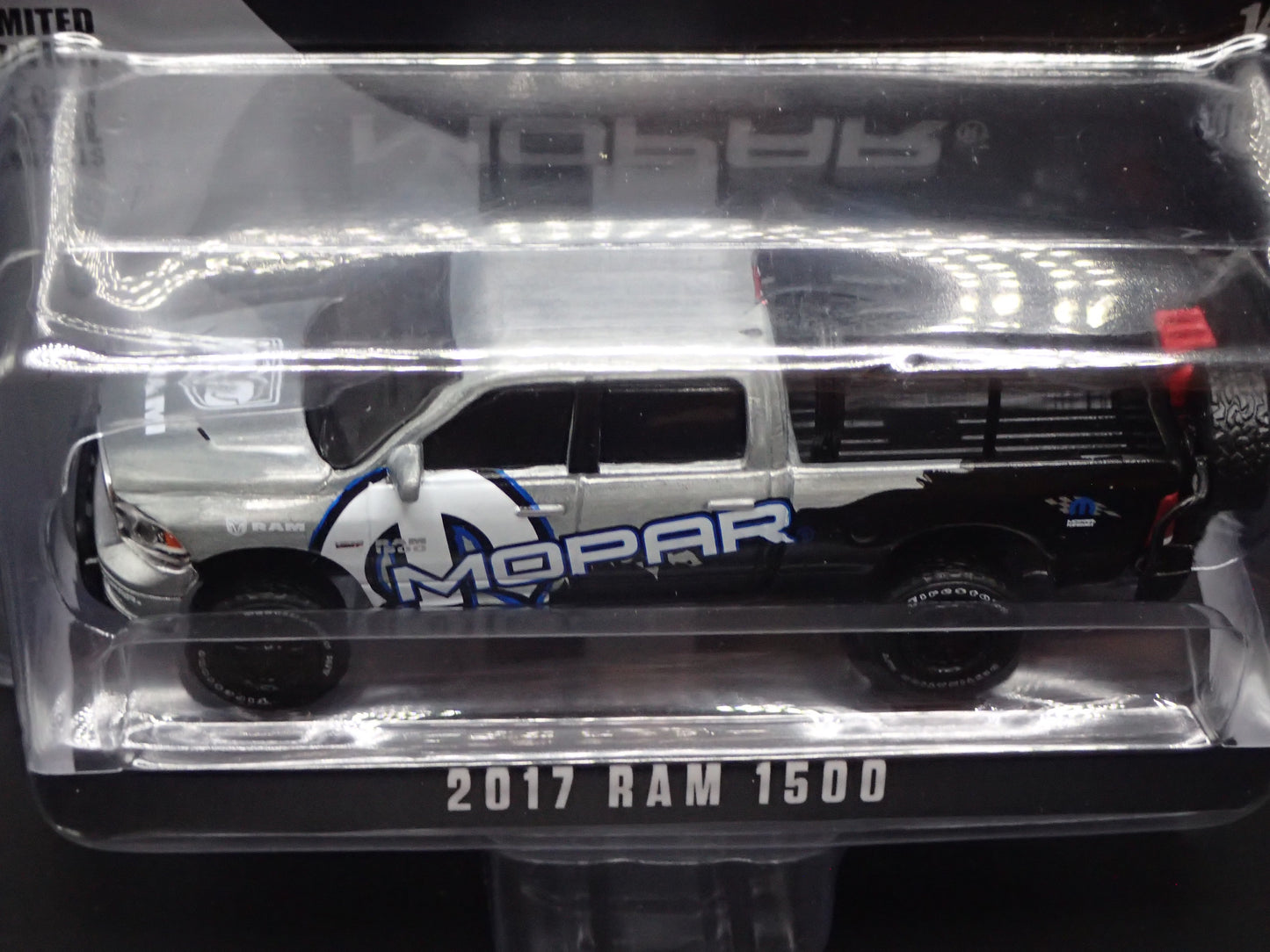 2026 GREENLIGHT GREEN MACHINE 2017 RAM 1500 MOPAR HOBBY RAW CHASE 1/64