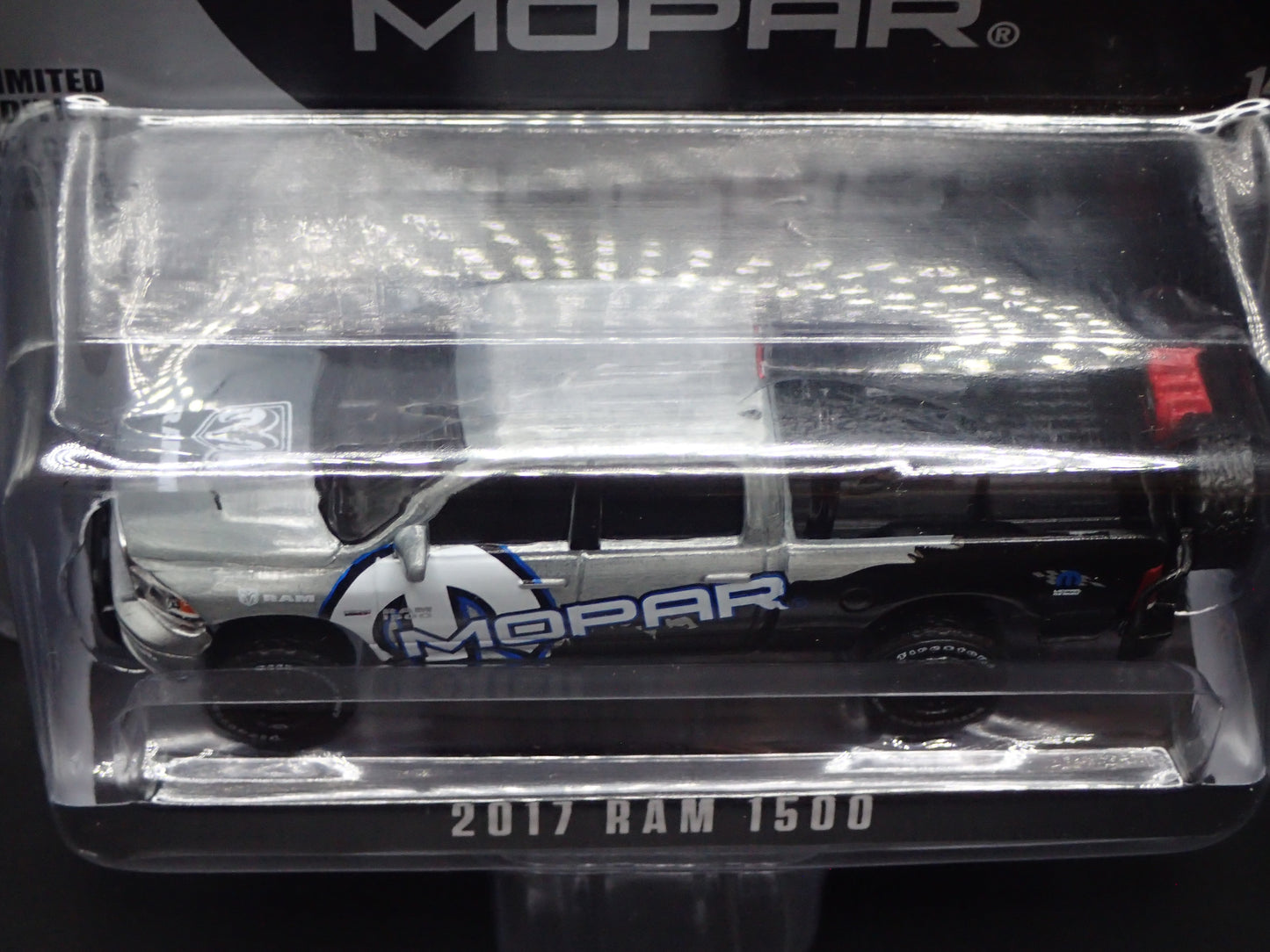 2026 GREENLIGHT GREEN MACHINE 2017 RAM 1500 MOPAR HOBBY RAW CHASE 1/64