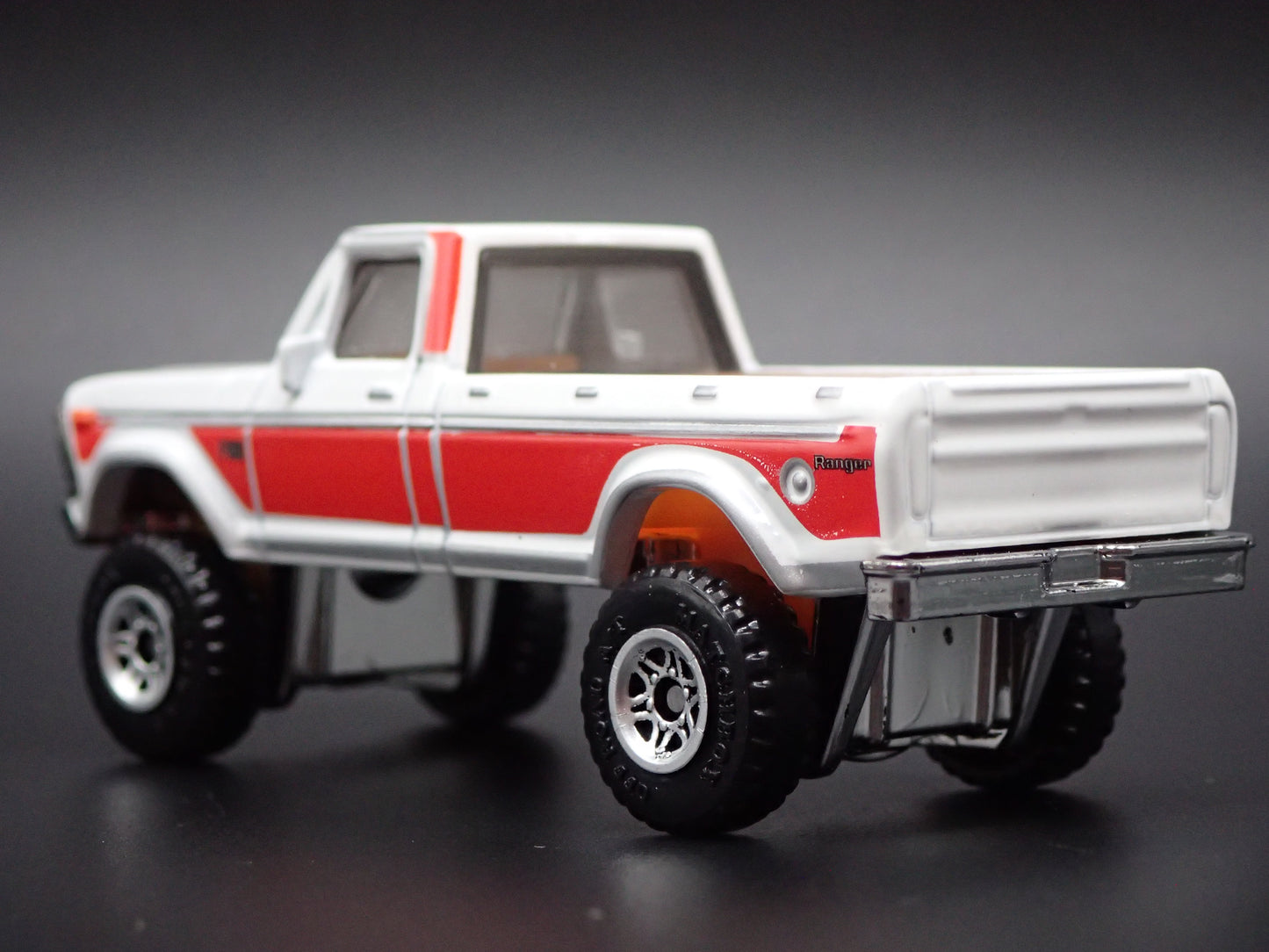 1974 74 FORD F100 RANGER 4X4 PICKUP TRUCK 1/64 SCALE DIORAMA DIECAST MODEL CAR