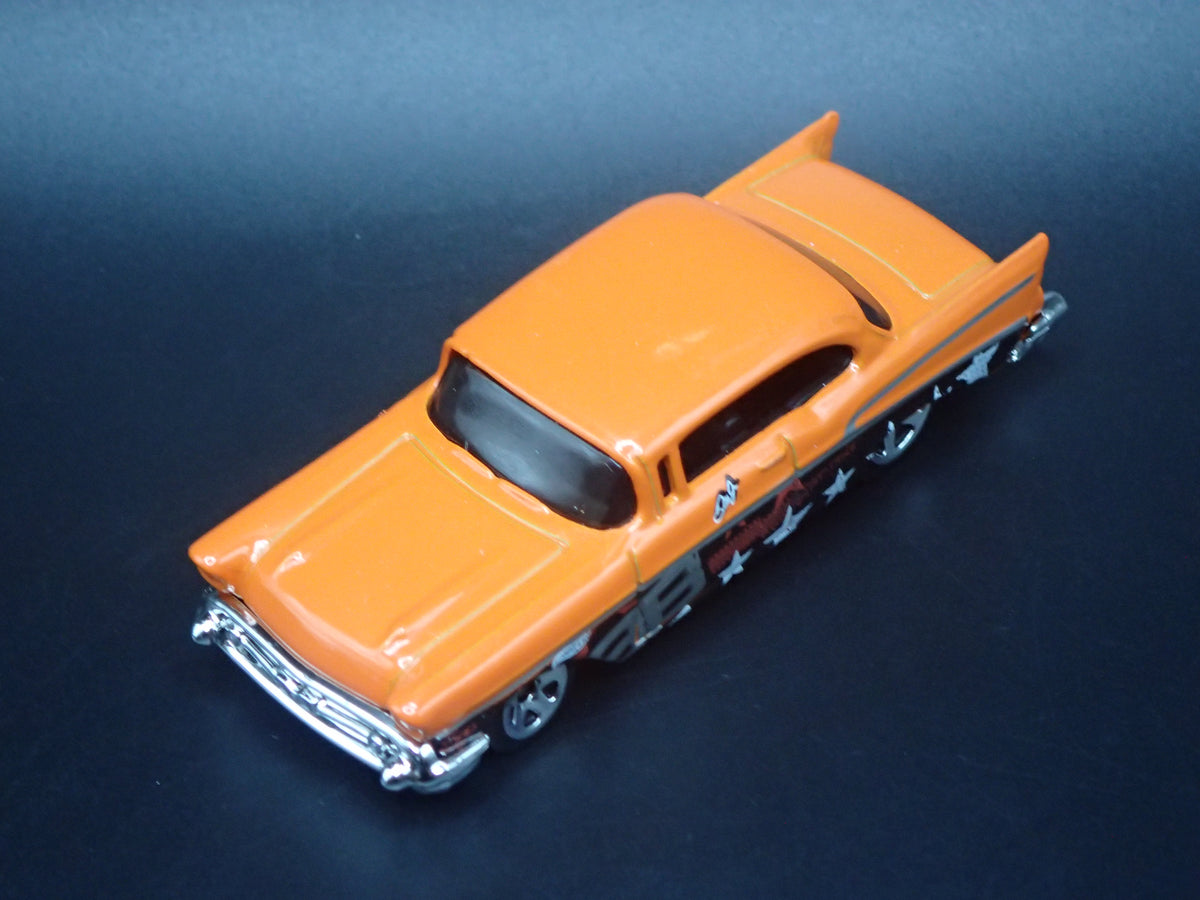 1957 57 CHEVY CHEVROLET BEL AIR 1:64 SCALE COLLECTIBLE DIORAMA DIECAST MODEL CAR