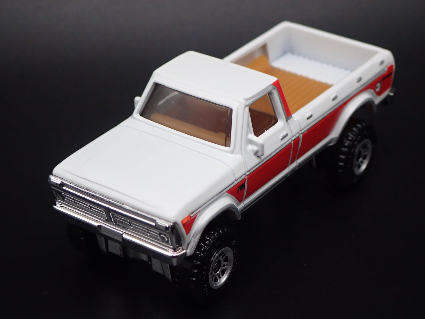 1974 74 FORD F100 RANGER 4X4 PICKUP TRUCK 1/64 SCALE DIORAMA DIECAST MODEL CAR