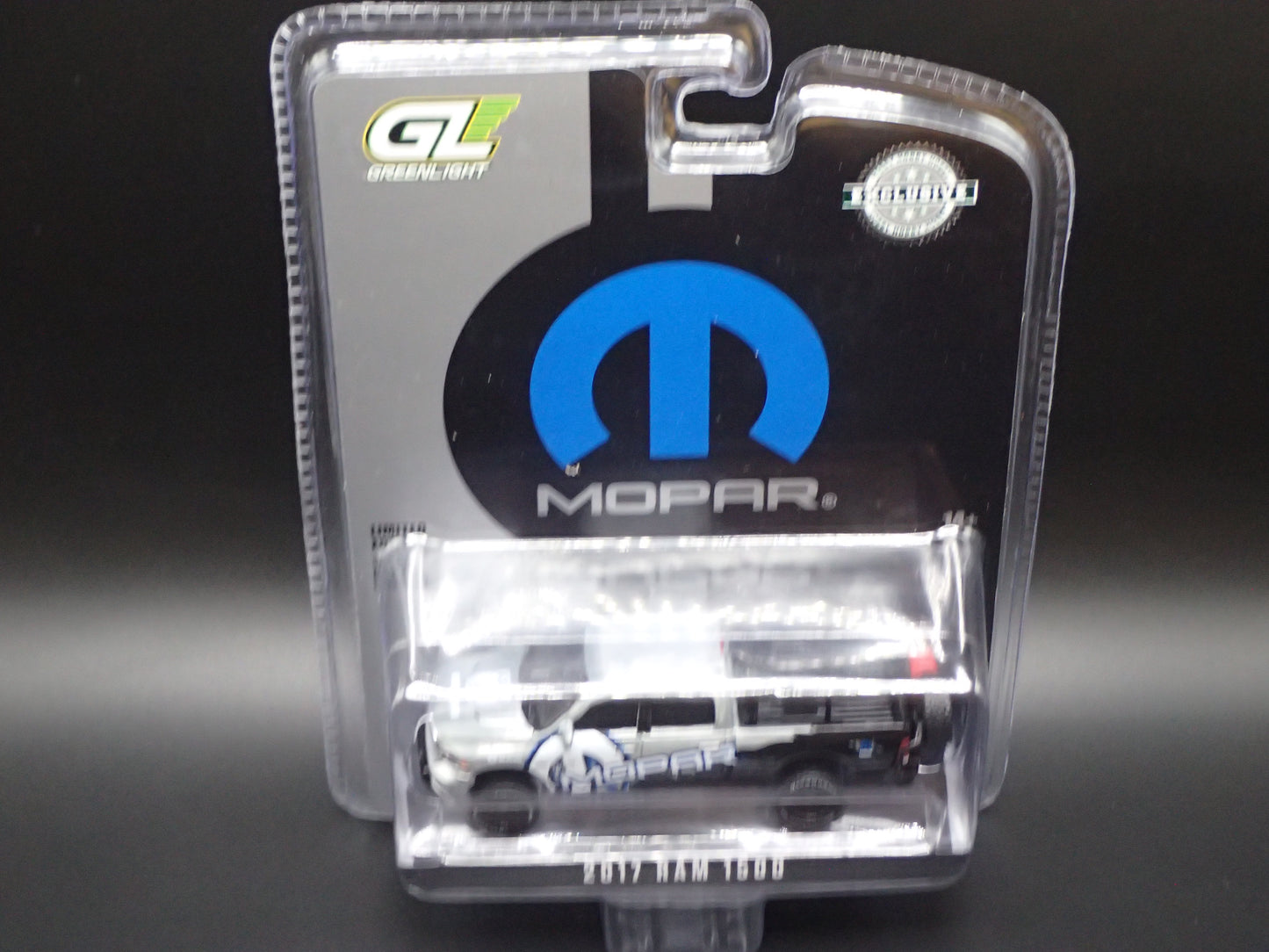 2026 GREENLIGHT GREEN MACHINE 2017 RAM 1500 MOPAR HOBBY RAW CHASE 1/64