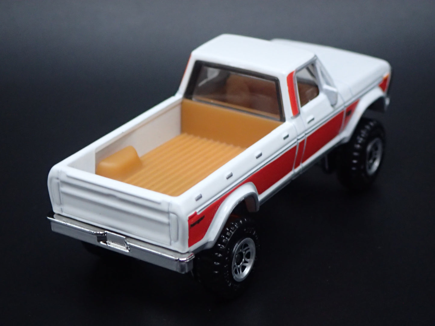 1974 74 FORD F100 RANGER 4X4 PICKUP TRUCK 1/64 SCALE DIORAMA DIECAST MODEL CAR
