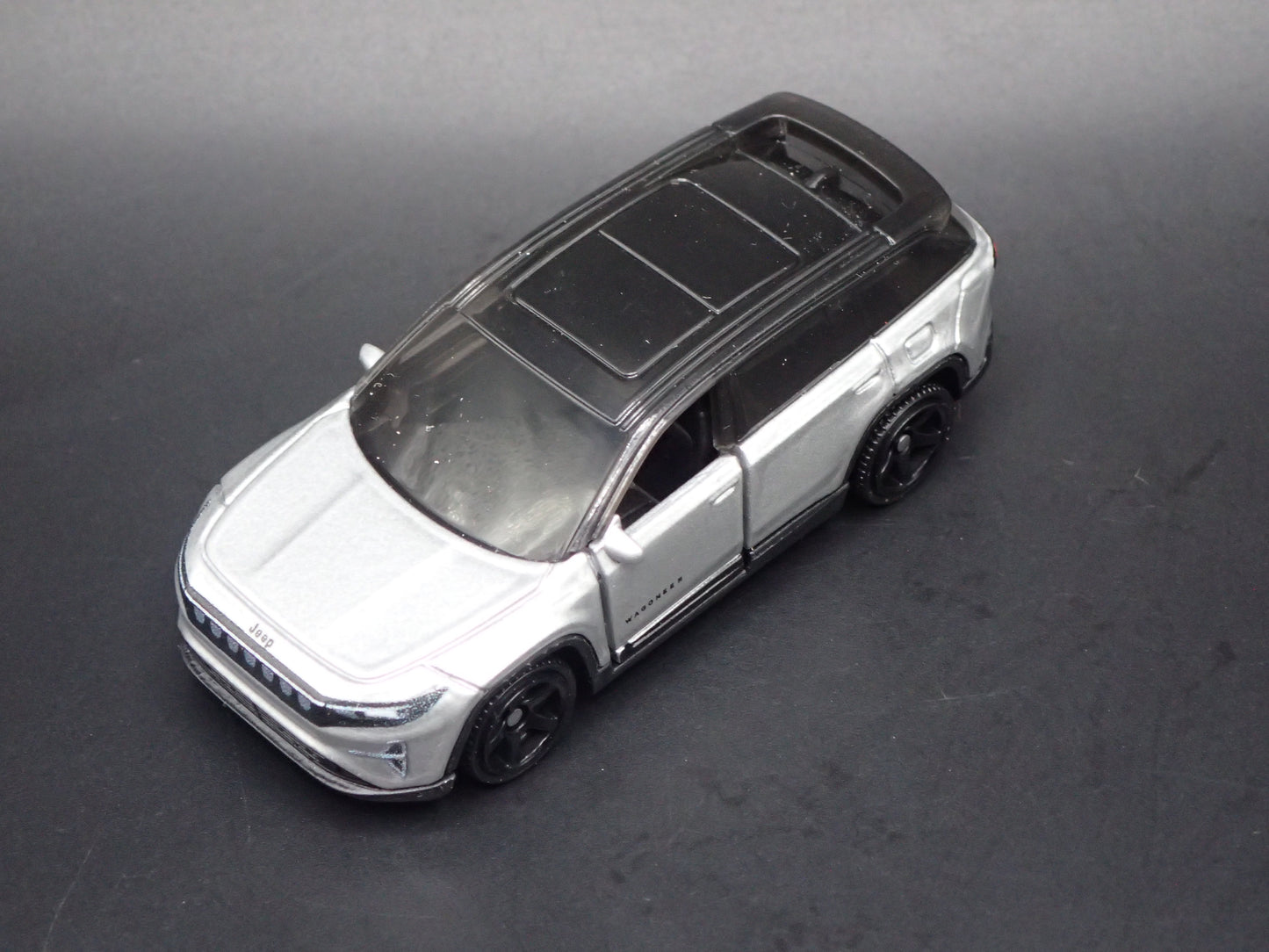 2024-2026 JEEP WAGONEER S EV SUV SILVER 1:64 SCALE DIORAMA DIECAST MODEL CAR