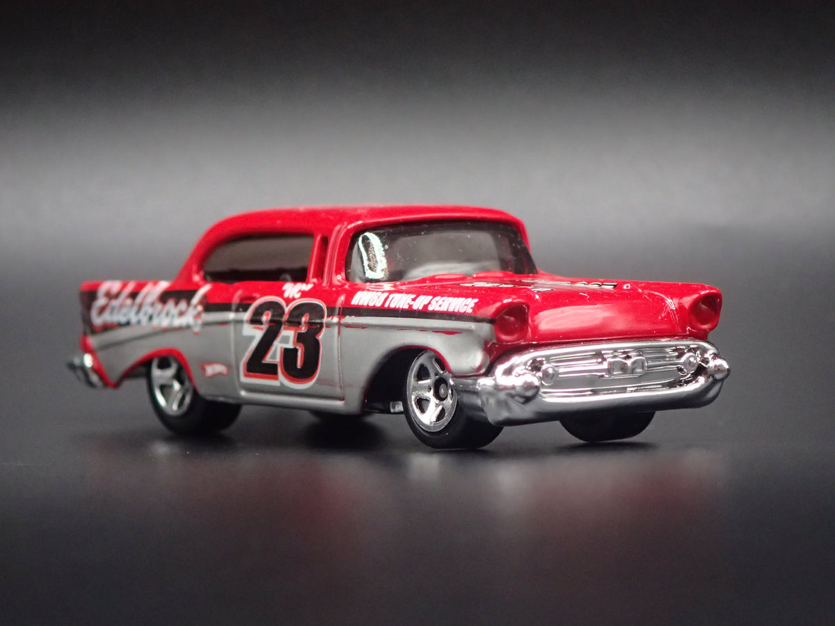 1957 57 CHEVY CHEVROLET BEL AIR 1:64 SCALE COLLECTIBLE DIORAMA DIECAST MODEL CAR