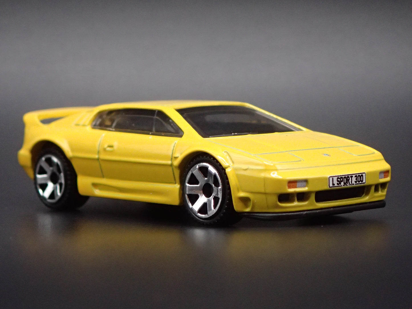 1992-1995 LOTUS ESPRIT 300 SPORT YELLOW 1:64 SCALE DIORAMA DIECAST MODEL CAR