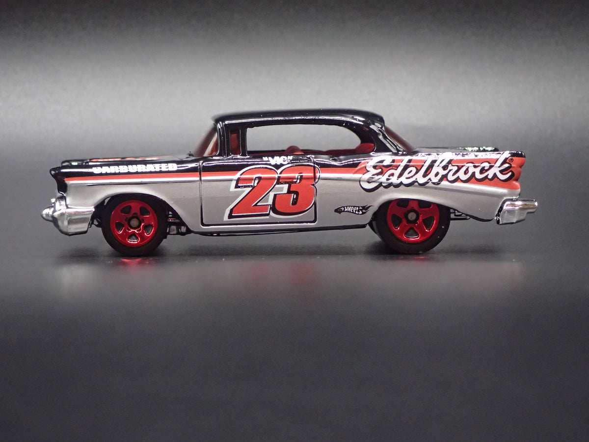 1957 57 CHEVY CHEVROLET BEL AIR 1:64 SCALE COLLECTIBLE DIORAMA DIECAST MODEL CAR