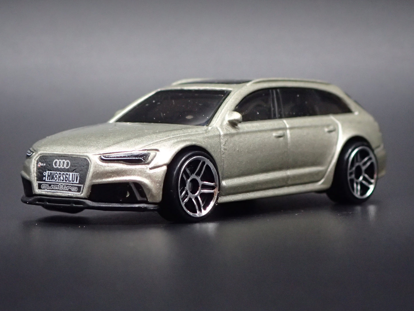 2013-2018 AUDI AVANT RS6 STATION WAGON 1/64 SCALE DIORAMA DIECAST MODEL CAR