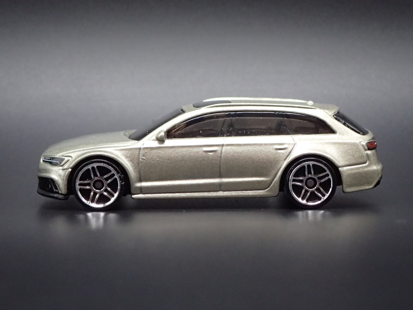 2013-2018 AUDI AVANT RS6 STATION WAGON 1/64 SCALE DIORAMA DIECAST MODEL CAR