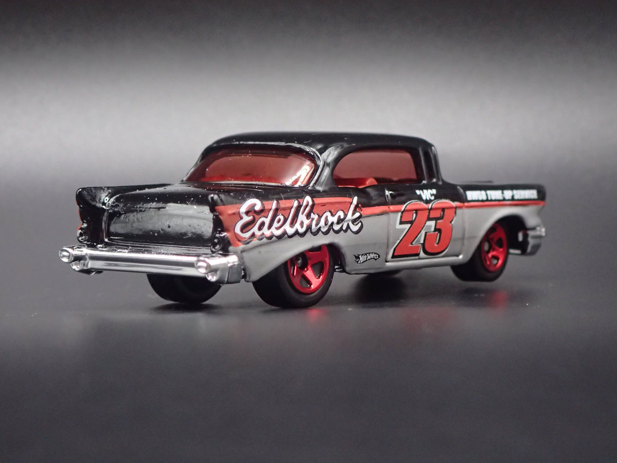 1957 57 CHEVY CHEVROLET BEL AIR 1:64 SCALE COLLECTIBLE DIORAMA DIECAST MODEL CAR