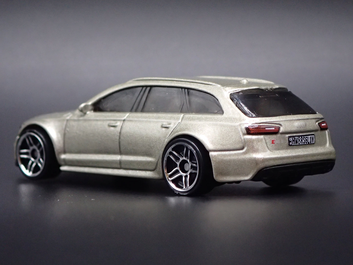2013-2018 AUDI AVANT RS6 STATION WAGON 1/64 SCALE DIORAMA DIECAST MODEL CAR