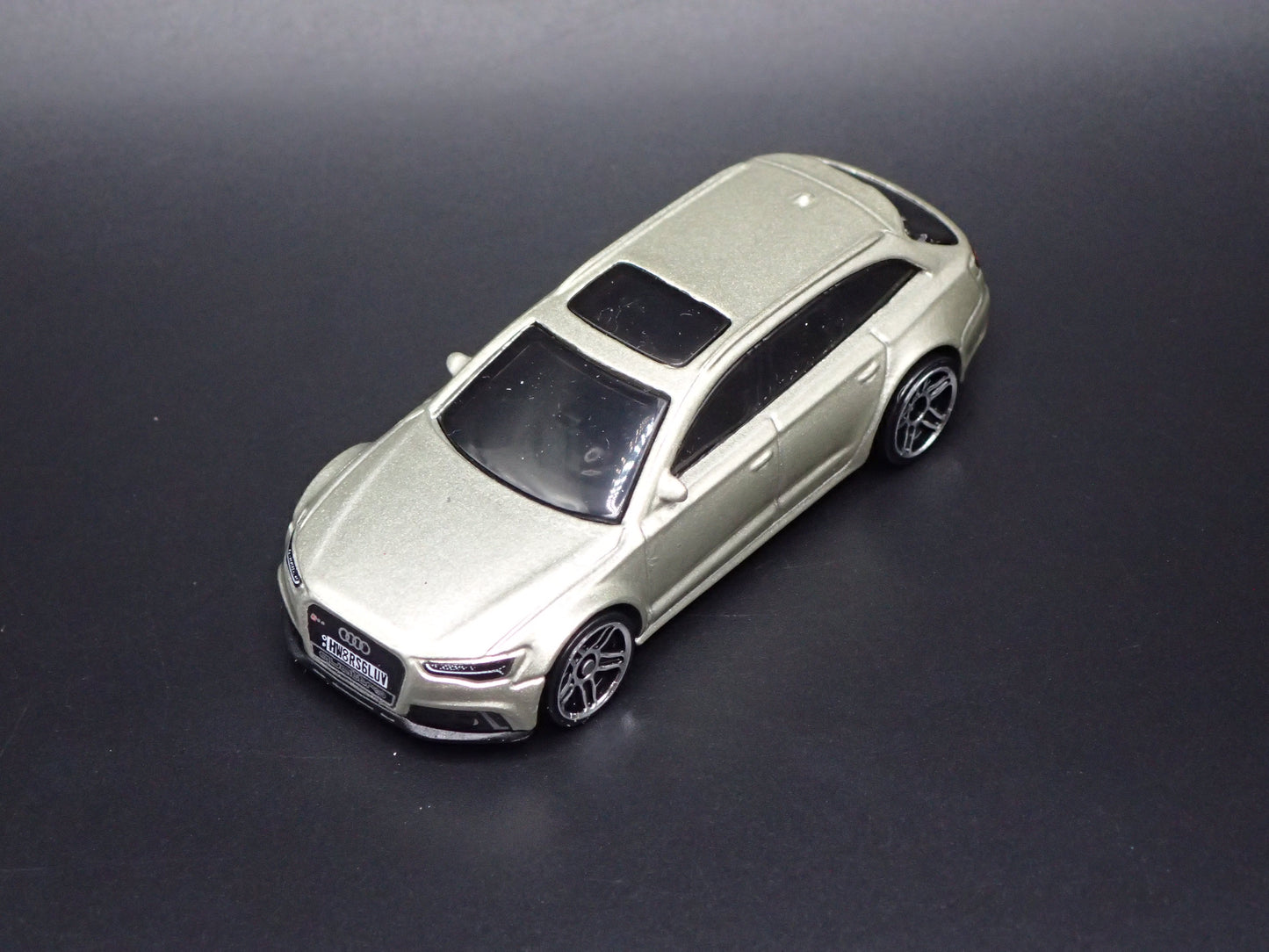 2013-2018 AUDI AVANT RS6 STATION WAGON 1/64 SCALE DIORAMA DIECAST MODEL CAR