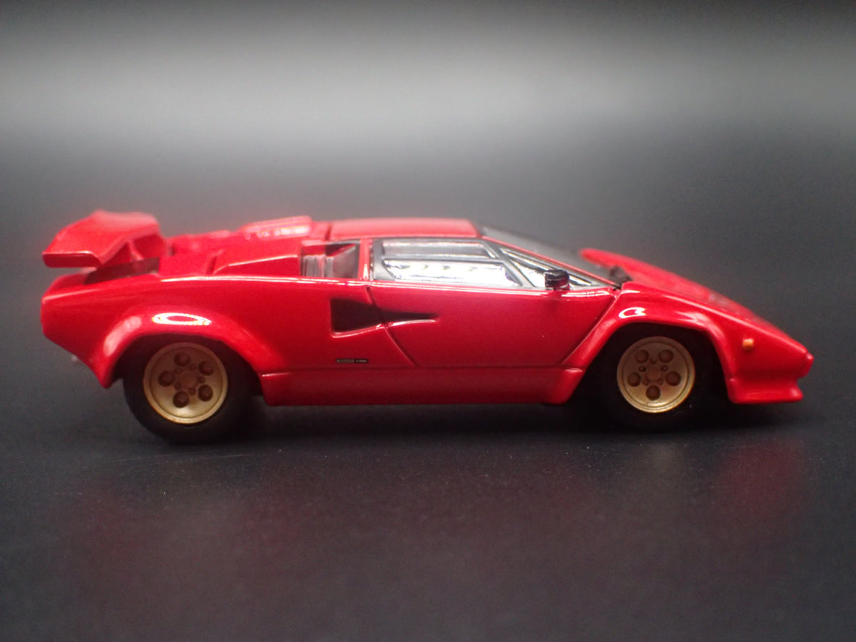 LAMBORGHINI COUNTACH RED 1:64 SCALE COLLECTIBLE DIORAMA DIECAST MODEL CAR