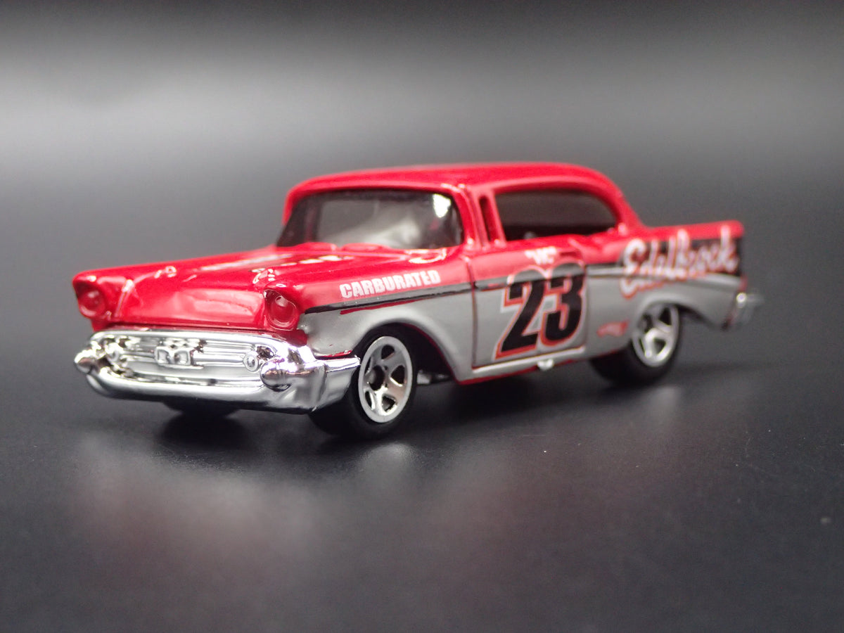 1957 57 CHEVY CHEVROLET BEL AIR 1:64 SCALE COLLECTIBLE DIORAMA DIECAST MODEL CAR