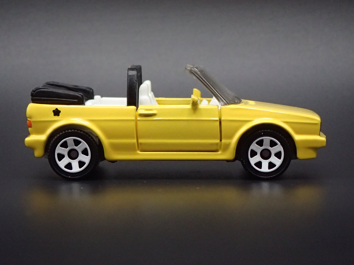 1979-1993 VW VOLKSWAGEN GOLF CABRIOLET 1:64 SCALE COLLECTIBLE DIECAST MODEL CAR