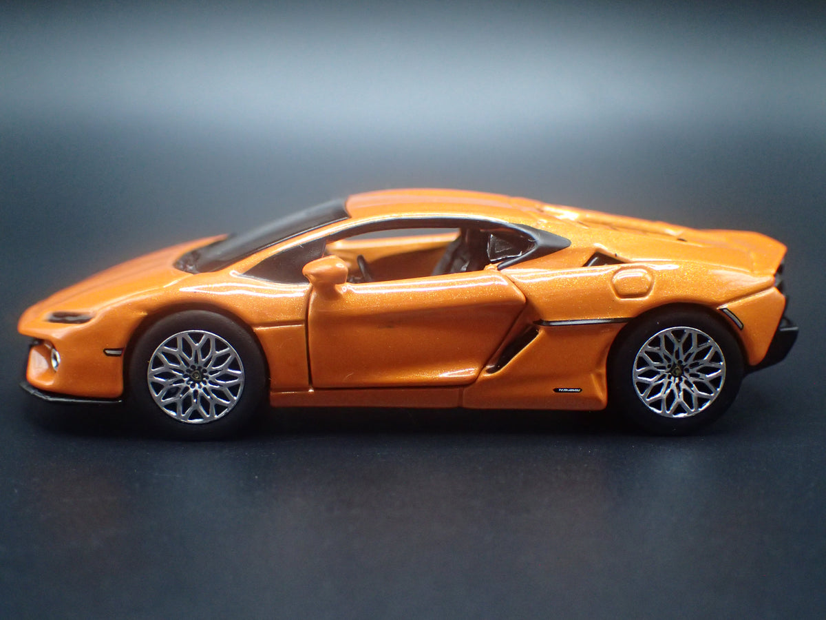 2025-2026 LAMBORGHINI TEMERARIO SUPER CAR 1/64 SCALE DIORAMA DIECAST MODEL CAR