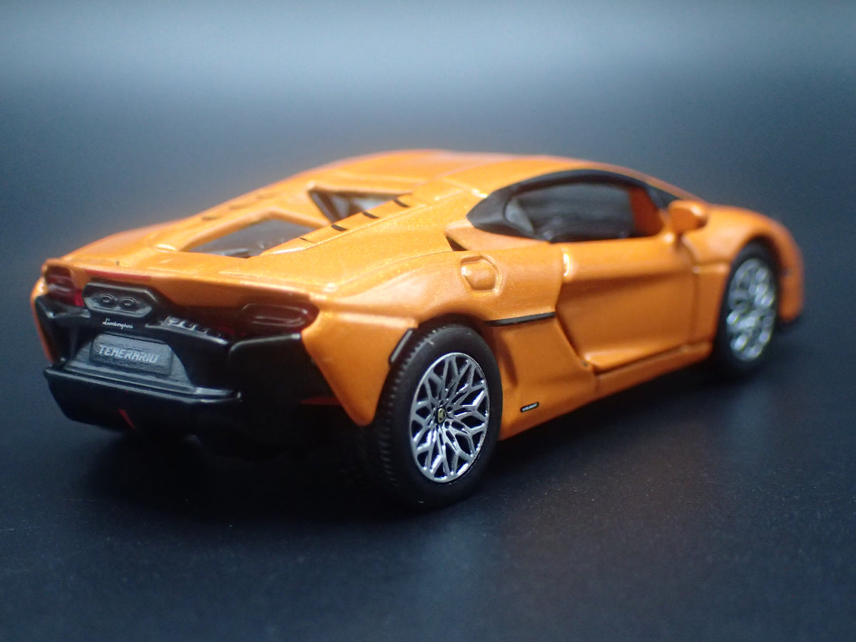 2025-2026 LAMBORGHINI TEMERARIO SUPER CAR 1/64 SCALE DIORAMA DIECAST MODEL CAR