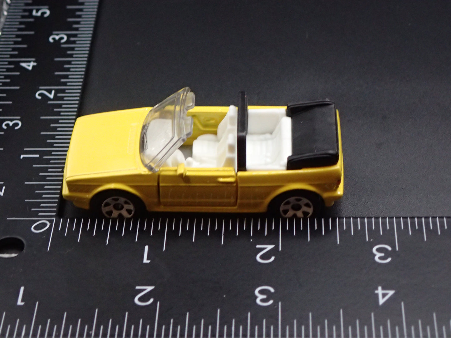 1979-1993 VW VOLKSWAGEN GOLF CABRIOLET 1:64 SCALE COLLECTIBLE DIECAST MODEL CAR