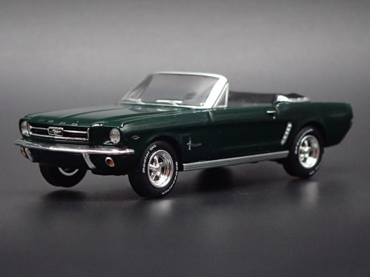 1964 64 FORD MUSTANG CONVERTIBLE GREEN 1:64 SCALE DIORAMA DIECAST MODEL CAR