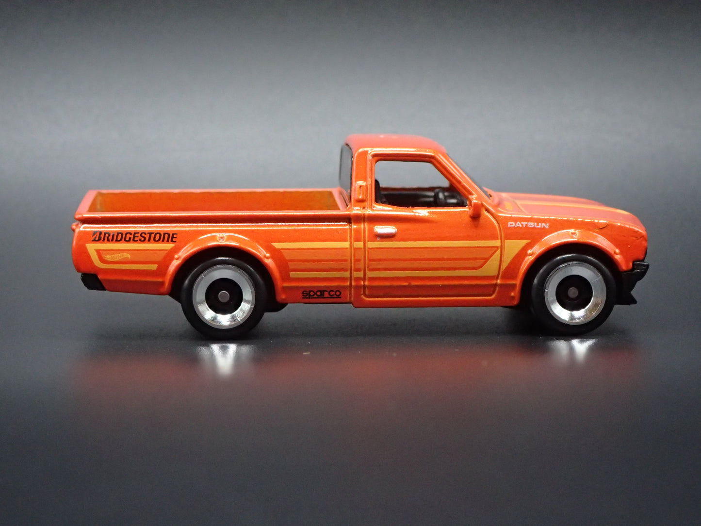 1973-1979 DATSUN 620 PICKUP TRUCK JDM ORANGE 1:64 SCALE DIORAMA DIECAST MODEL CAR