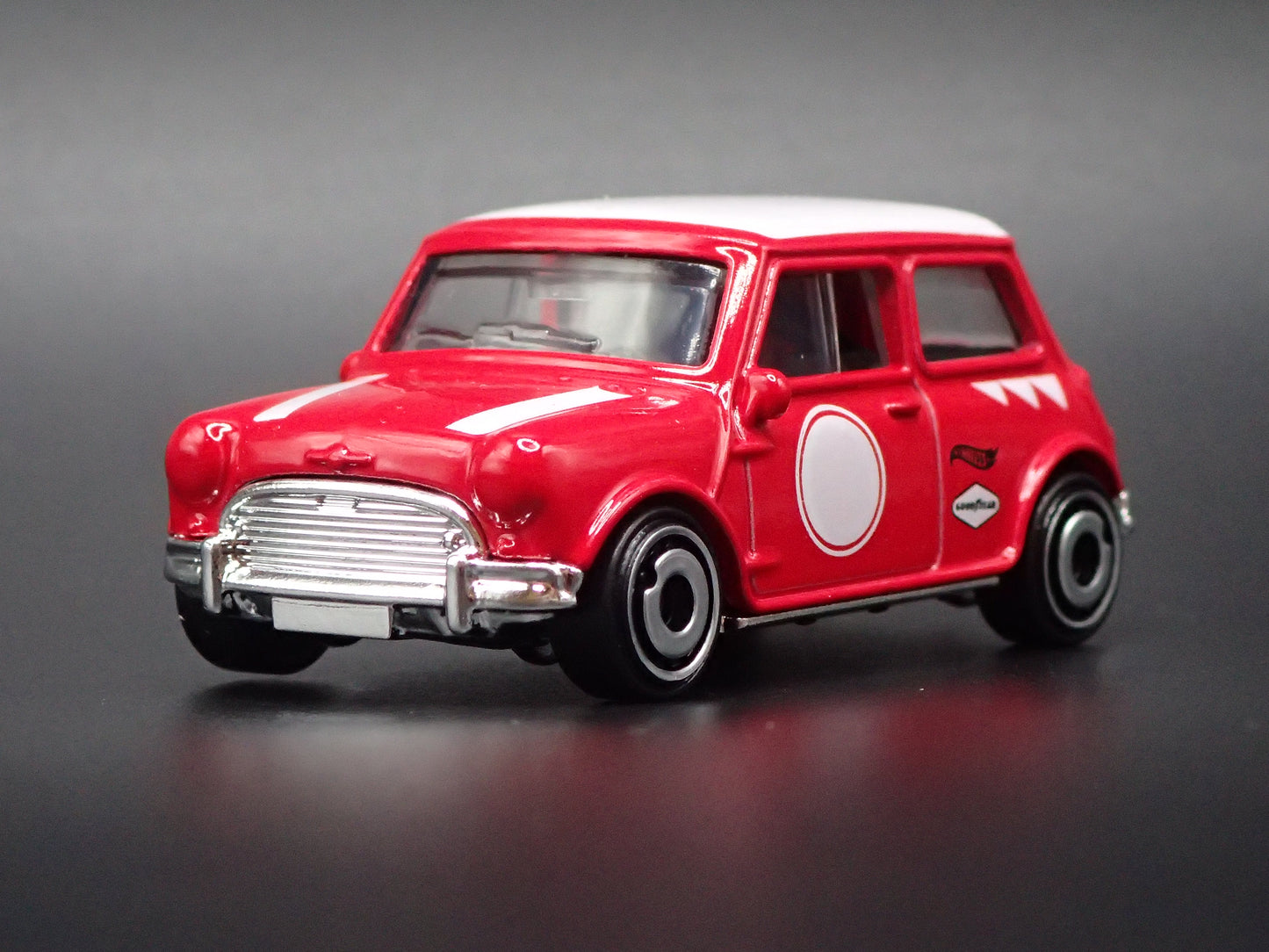 1969-1976 MINI COOPER S RED 1:64 SCALE COLLECTIBLE DIORAMA DIECAST MODEL CAR