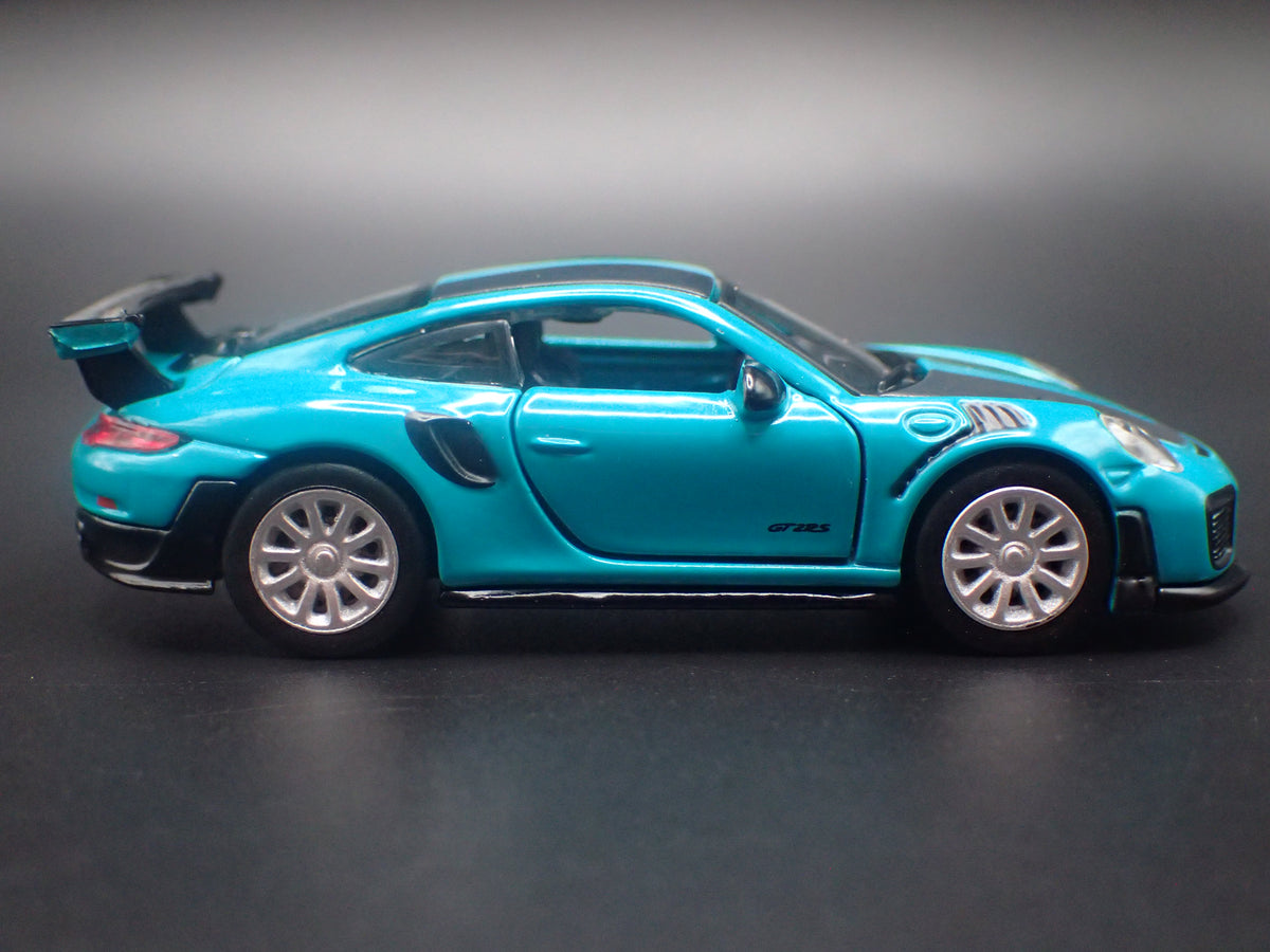 PORSCHE 911 GT2 RS BLUE 1:64 SCALE COLLECTIBLE DIORAMA DIECAST MODEL CAR