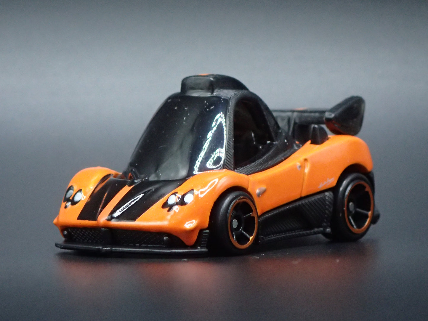2009 09 PAGANI ZONDA CINQUE SUPER CAR TOONED 1/64 SCALE DIECAST MODEL CAR