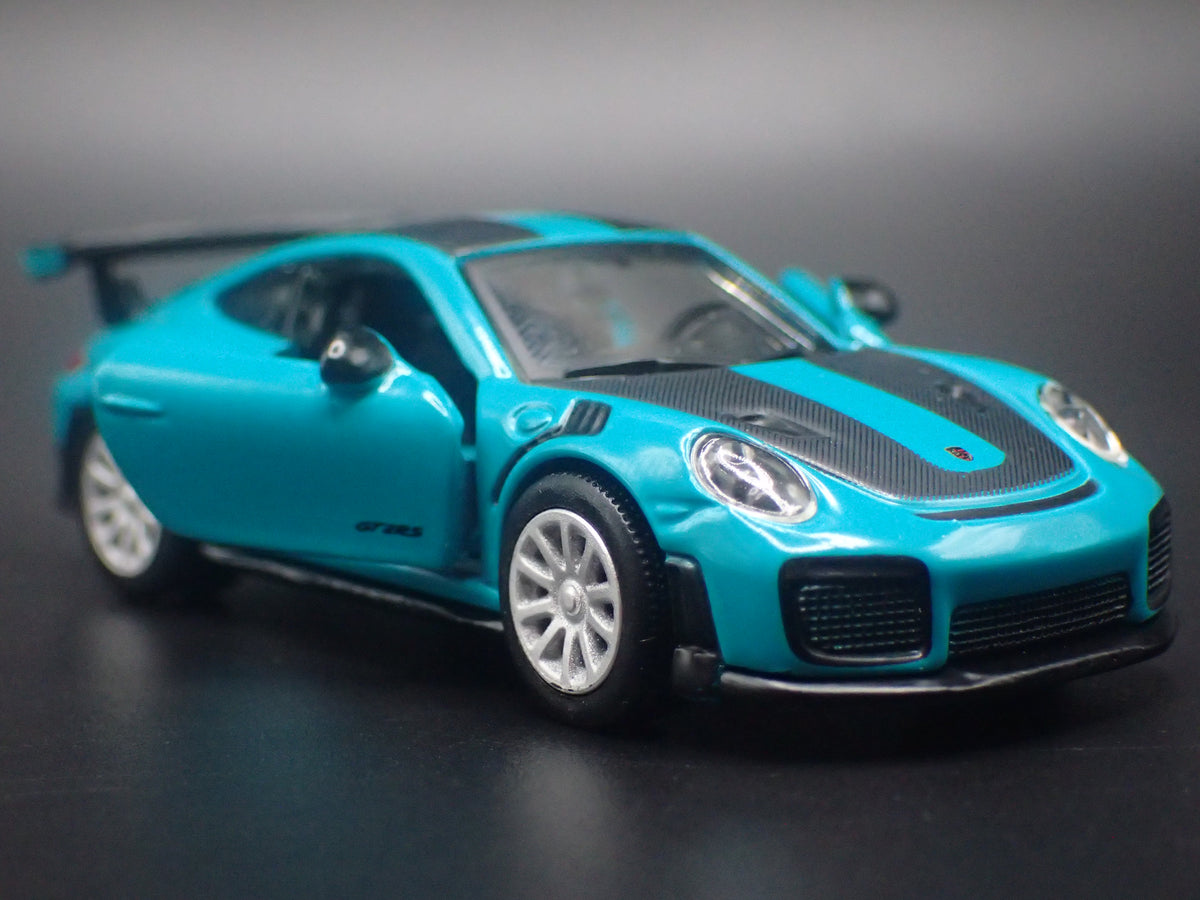 PORSCHE 911 GT2 RS BLUE 1:64 SCALE COLLECTIBLE DIORAMA DIECAST MODEL CAR