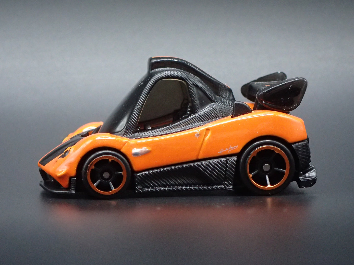 2009 09 PAGANI ZONDA CINQUE SUPER CAR TOONED 1/64 SCALE DIECAST MODEL CAR