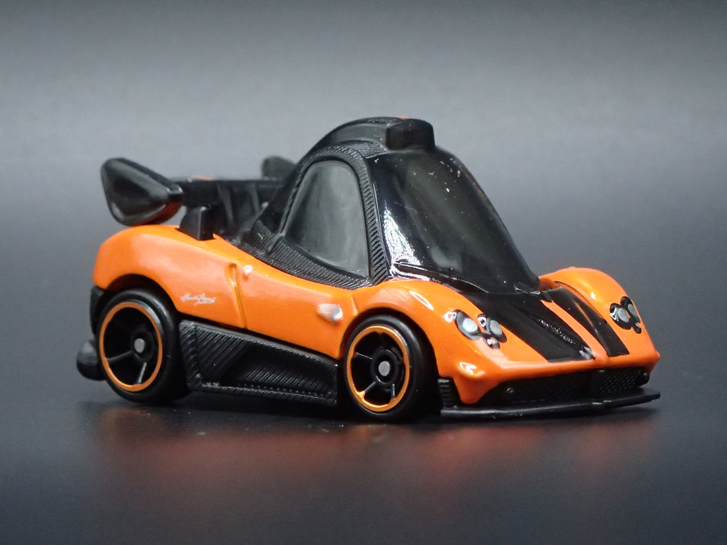 2009 09 PAGANI ZONDA CINQUE SUPER CAR TOONED 1/64 SCALE DIECAST MODEL CAR