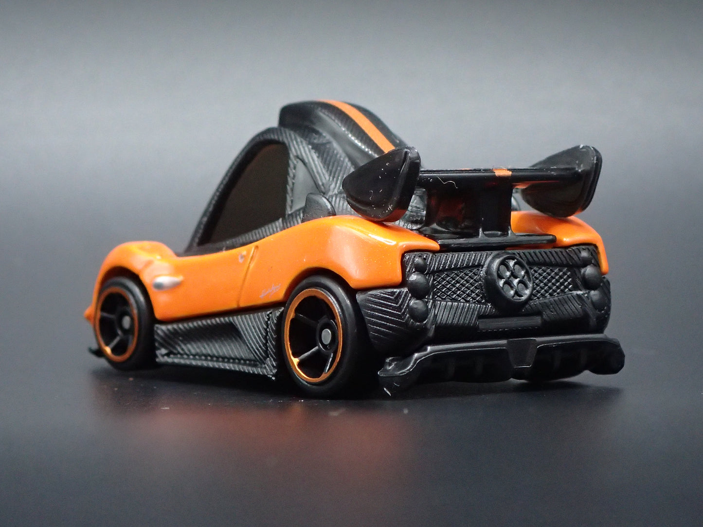 2009 09 PAGANI ZONDA CINQUE SUPER CAR TOONED 1/64 SCALE DIECAST MODEL CAR