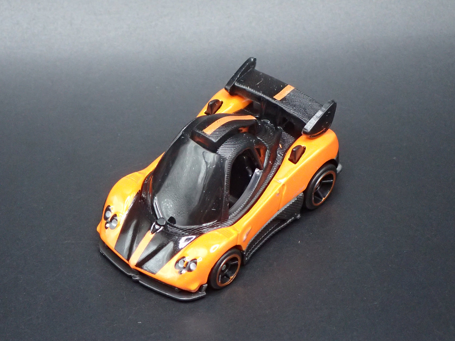 2009 09 PAGANI ZONDA CINQUE SUPER CAR TOONED 1/64 SCALE DIECAST MODEL CAR