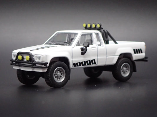 1984-1988 TOYOTA SR5 PICKUP TRUCK WHITE 1/64 SCALE COLLECTIBLE DIECAST MODEL CAR