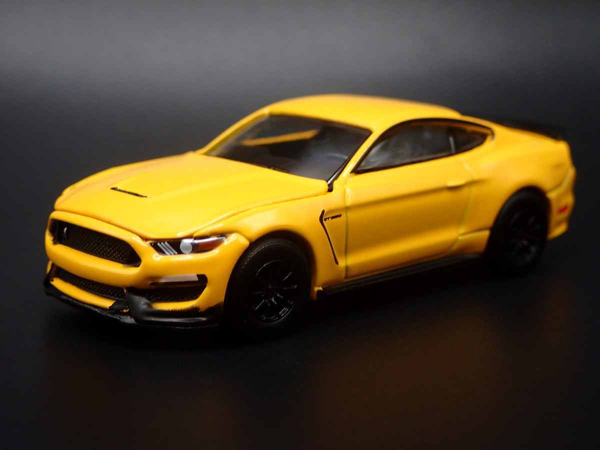 2017 17 FORD MUSTANG SHELBY GT350 YELLOW 1/64 SCALE COLLECTIBLE DIECAST MODEL CAR