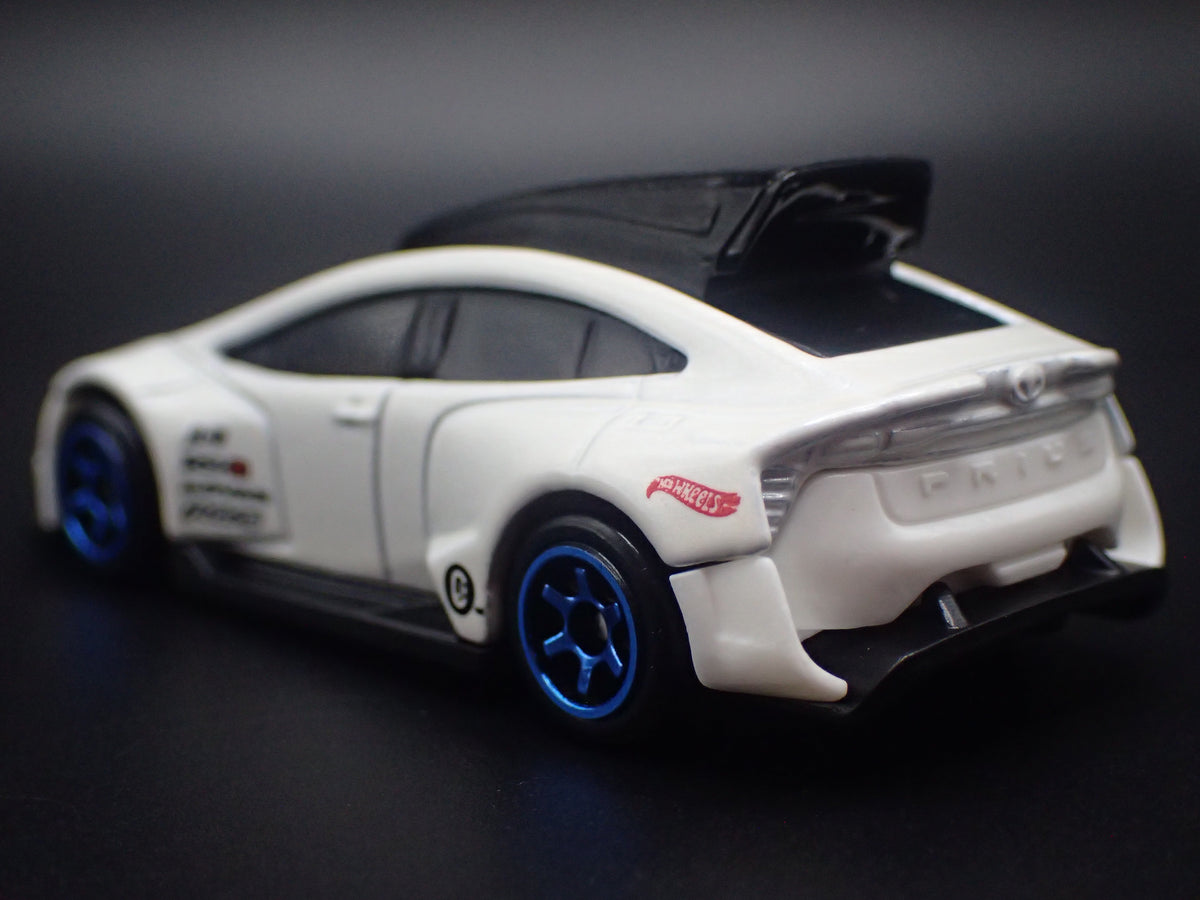 2023-2026 TOYOTA PRIUS CUSTOM 1/64 SCALE COLLECTIBLE DIORAMA DIECAST MODEL CAR