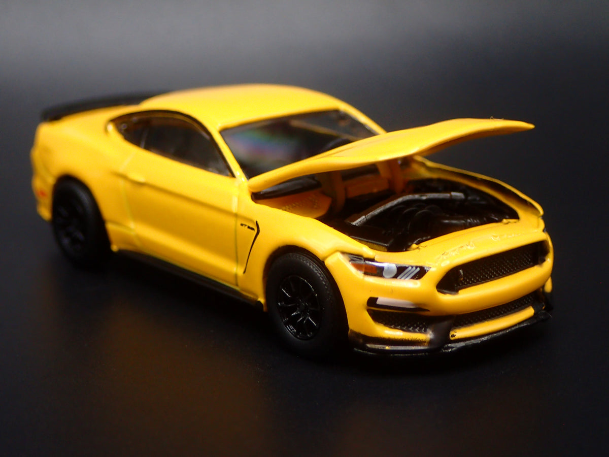 2017 17 FORD MUSTANG SHELBY GT350 YELLOW 1/64 SCALE COLLECTIBLE DIECAST MODEL CAR