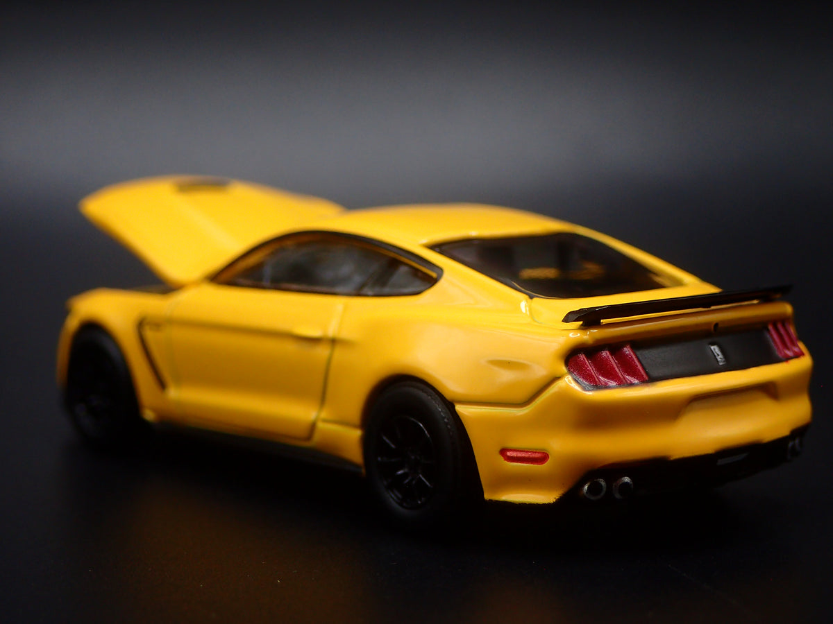 2017 17 FORD MUSTANG SHELBY GT350 YELLOW 1/64 SCALE COLLECTIBLE DIECAST MODEL CAR