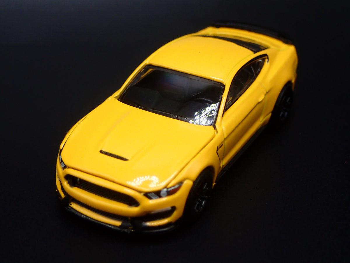 2017 17 FORD MUSTANG SHELBY GT350 YELLOW 1/64 SCALE COLLECTIBLE DIECAST MODEL CAR